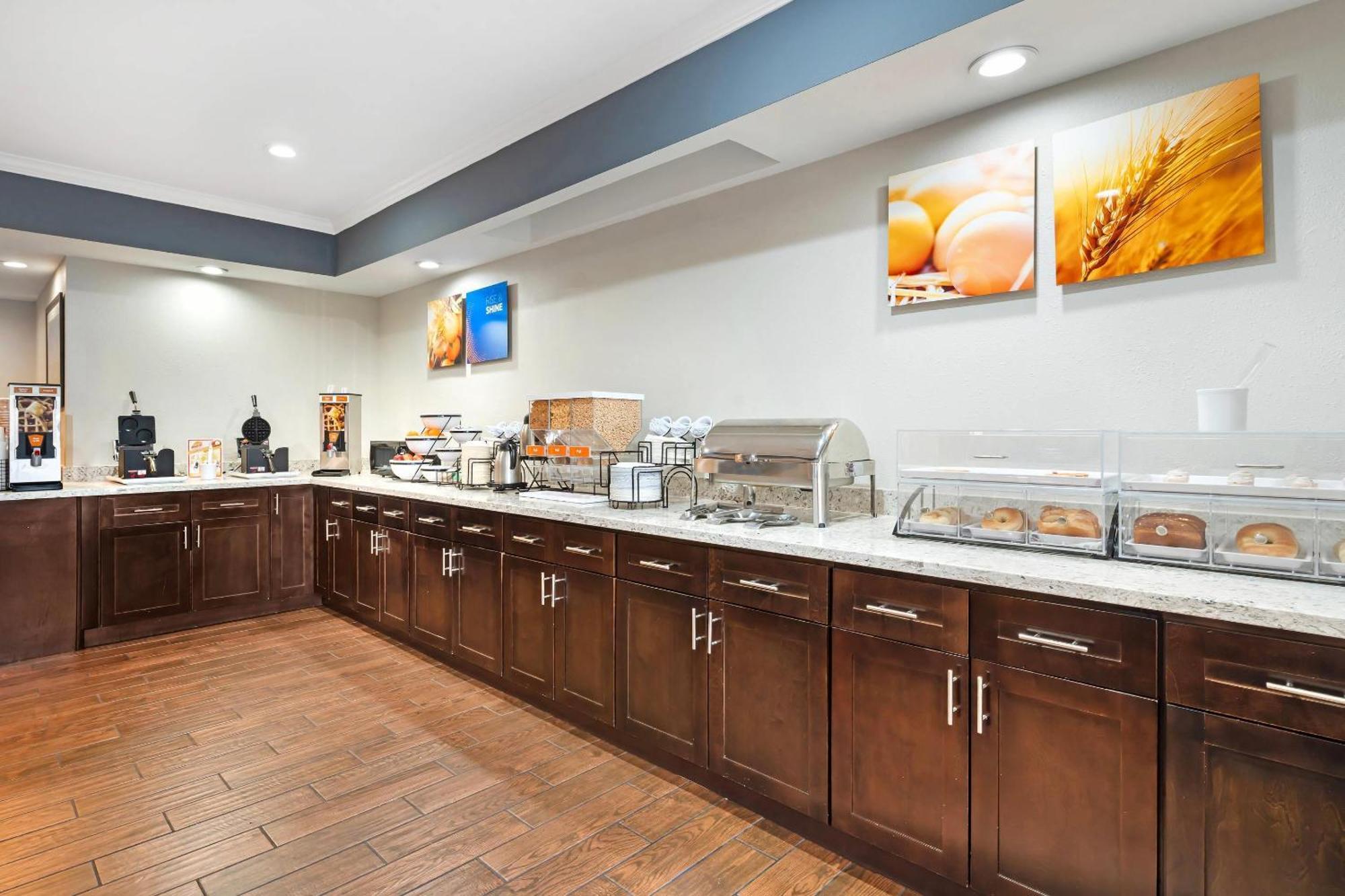 Comfort Inn & Suites Sacramento - University Area Ngoại thất bức ảnh