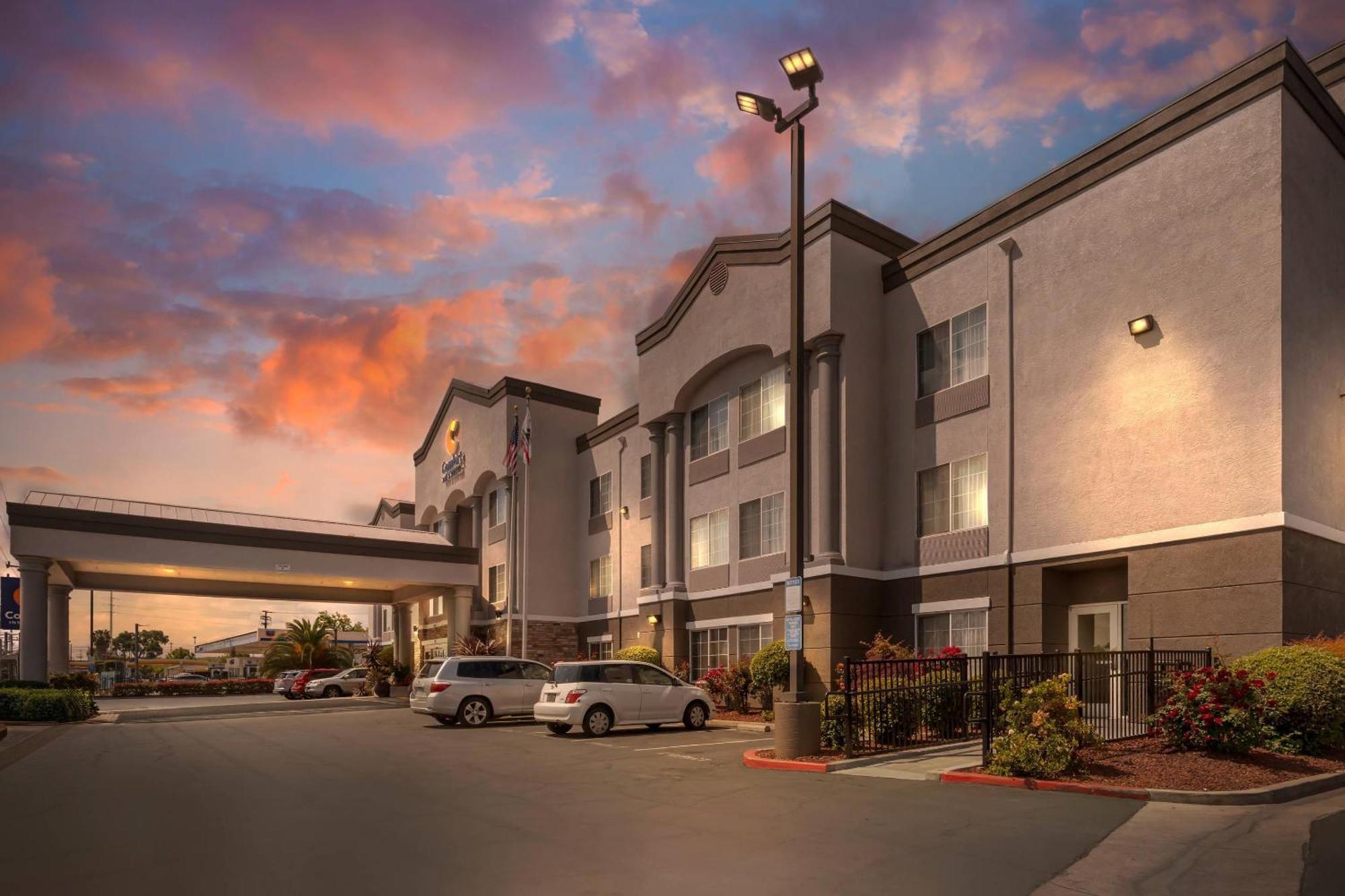 Comfort Inn & Suites Sacramento - University Area Ngoại thất bức ảnh